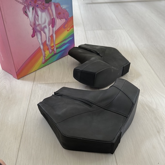 $NEW RARE Jeffrey Campbell Elf distress leather boots Sz8 - Picture 6 of 6